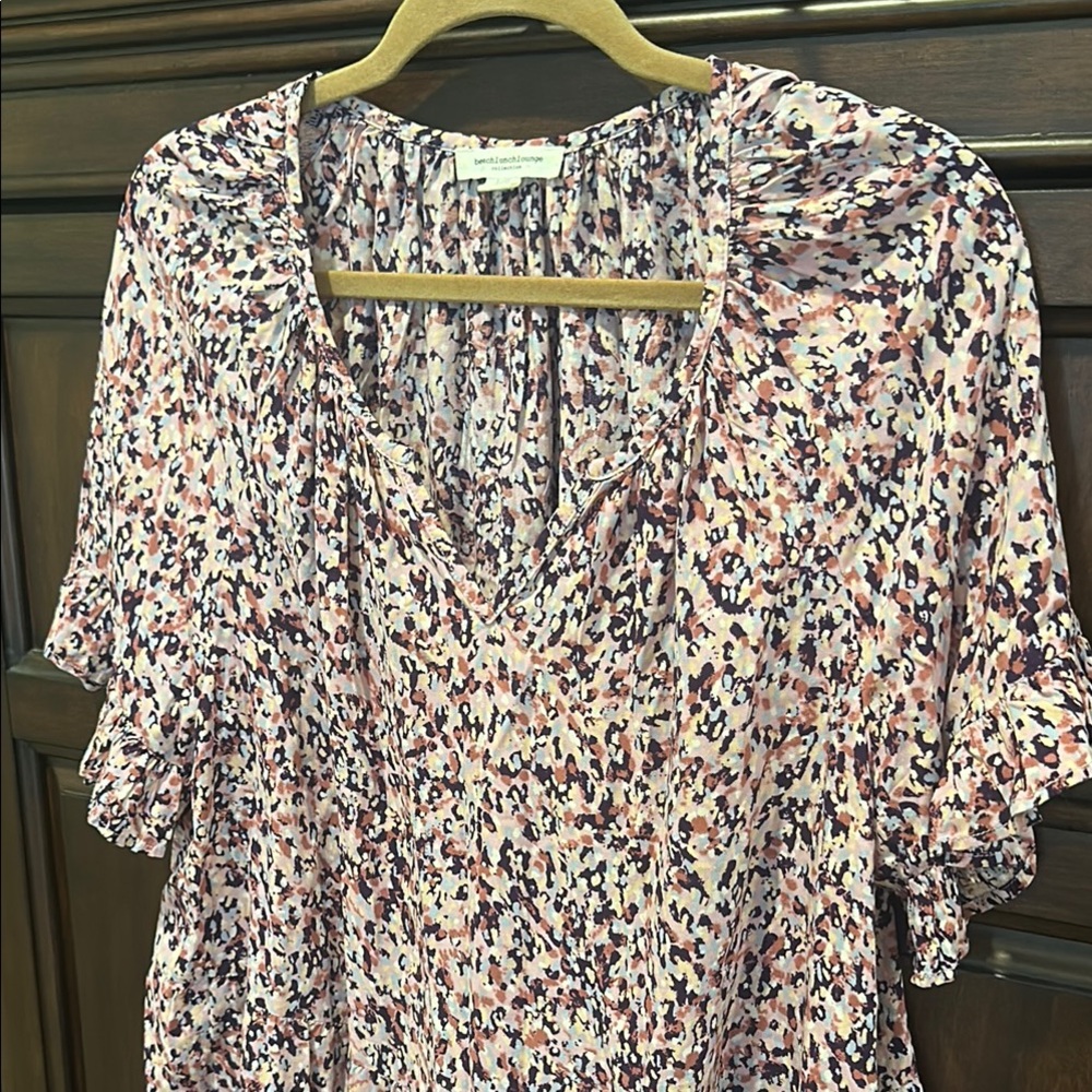 beachlunchlounge Pink and Black Flutter Sleeve Ruffled Blouse